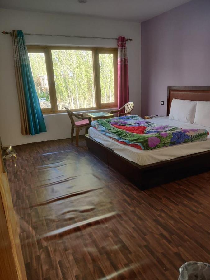 Tsetan Guest House Leh Exterior photo