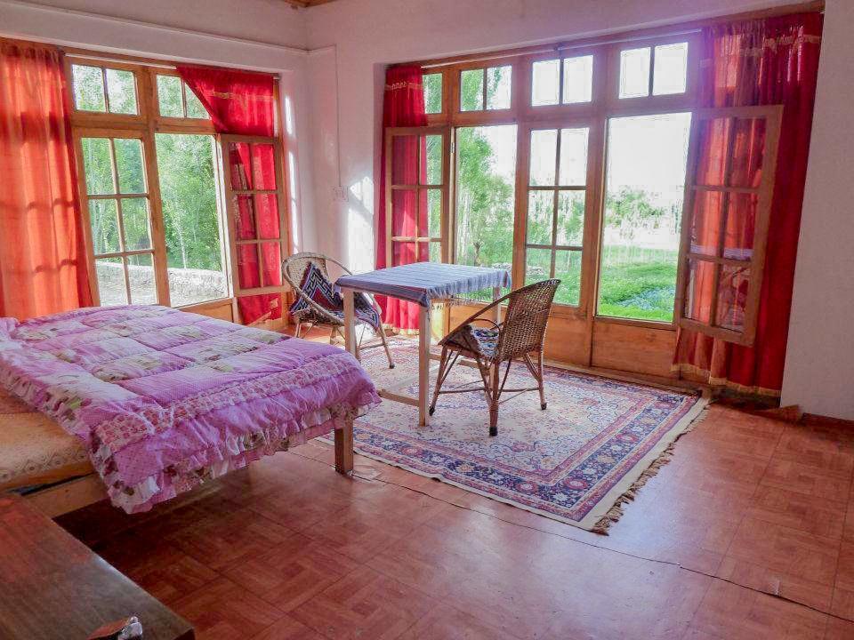 Tsetan Guest House Leh Exterior photo